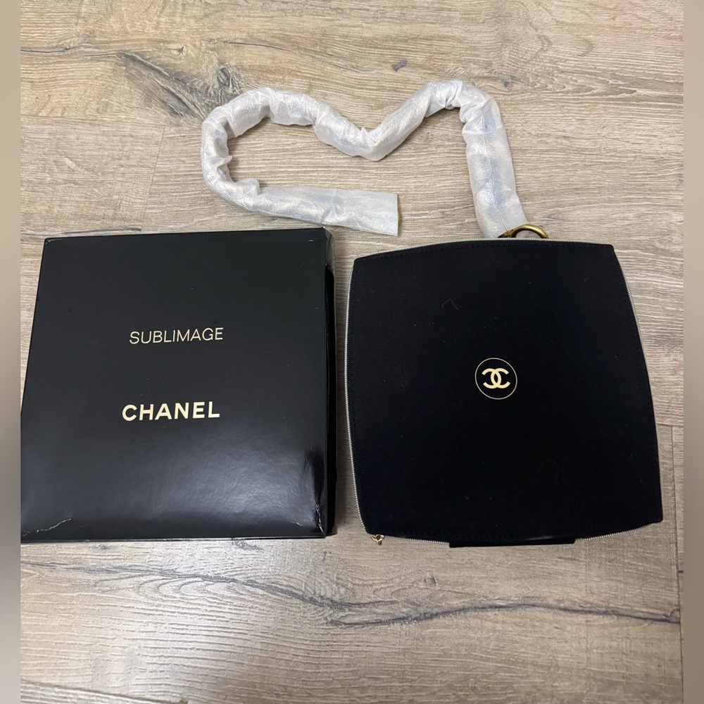 CHANEL Gold and White make up bag
